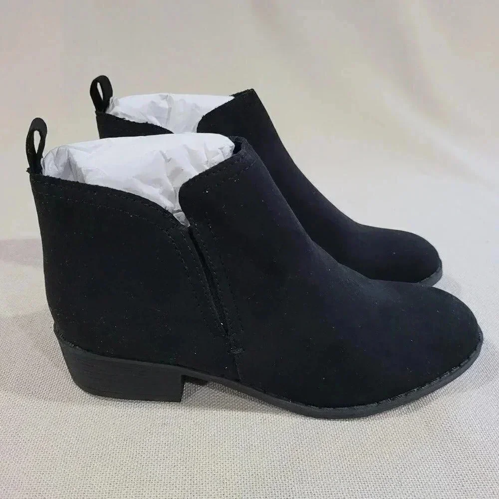 NWT SUN + STONE Cadee Women's Ankle Booties Black Micro Suede Size 5.5